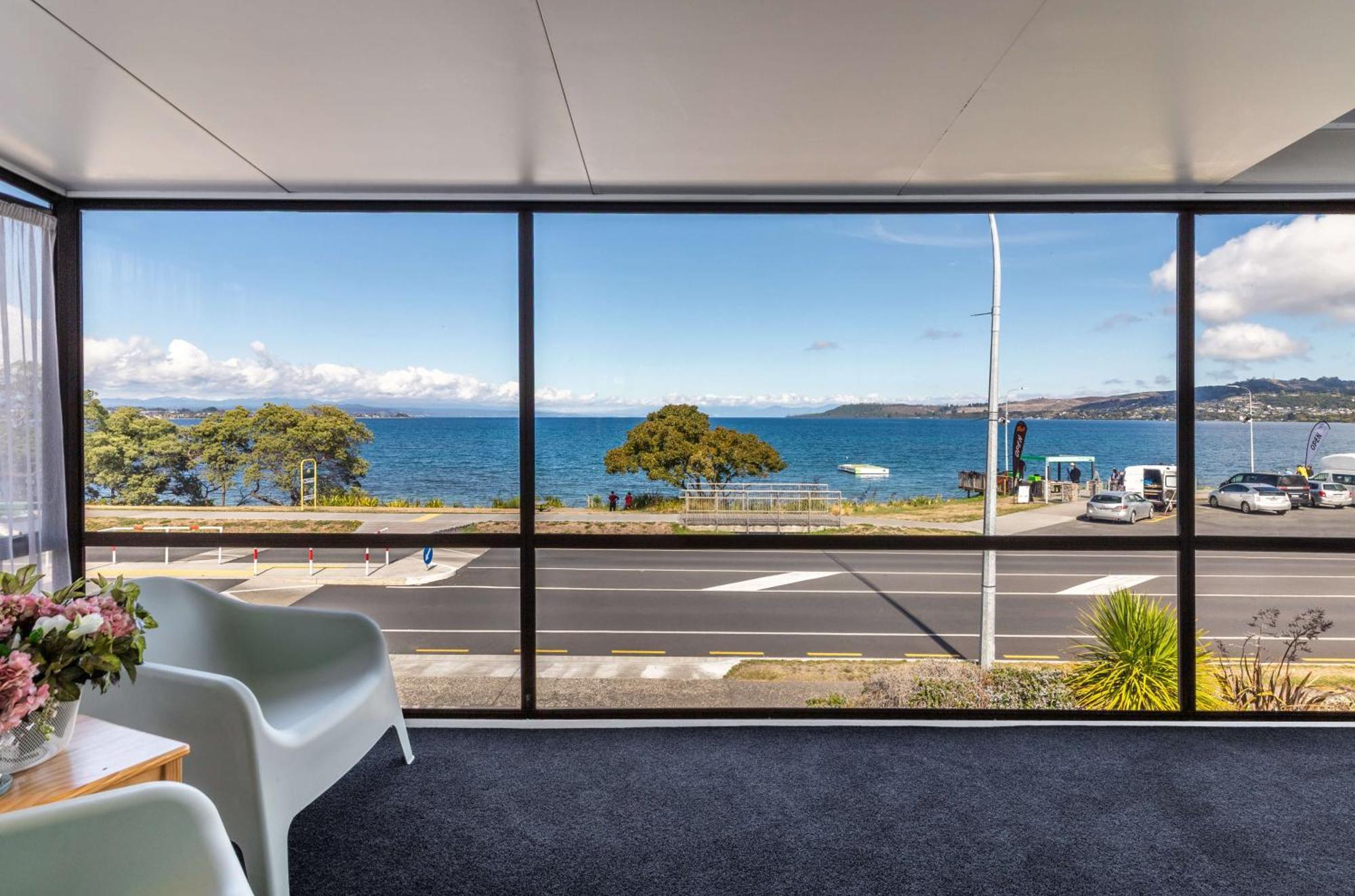 Ika Nui Taupo Appartement Buitenkant foto