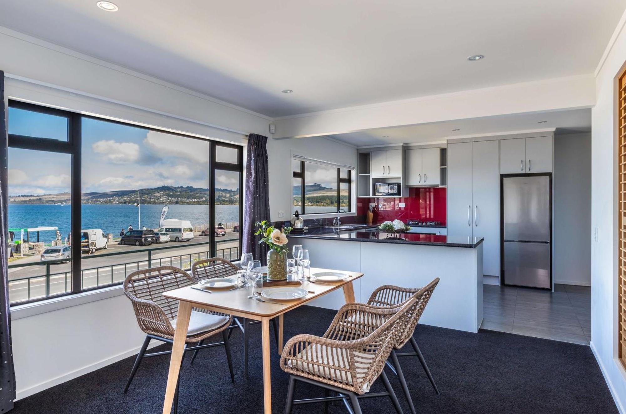 Ika Nui Taupo Appartement Buitenkant foto