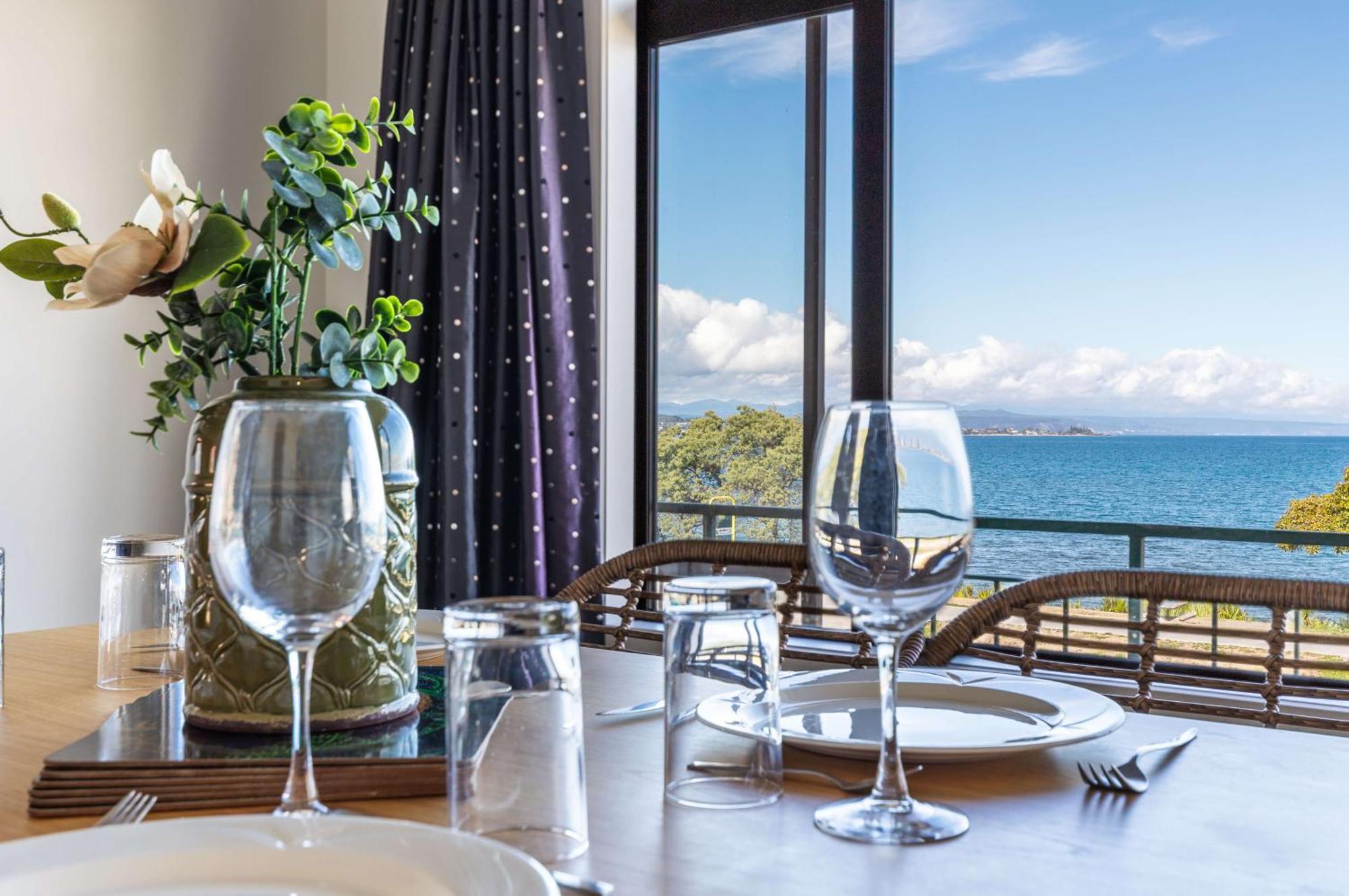 Ika Nui Taupo Appartement Buitenkant foto